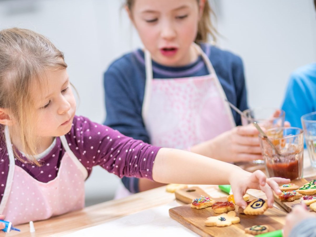 Epizen se convierte en una pequeña fábrica de galletas